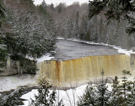 taquamenon falls